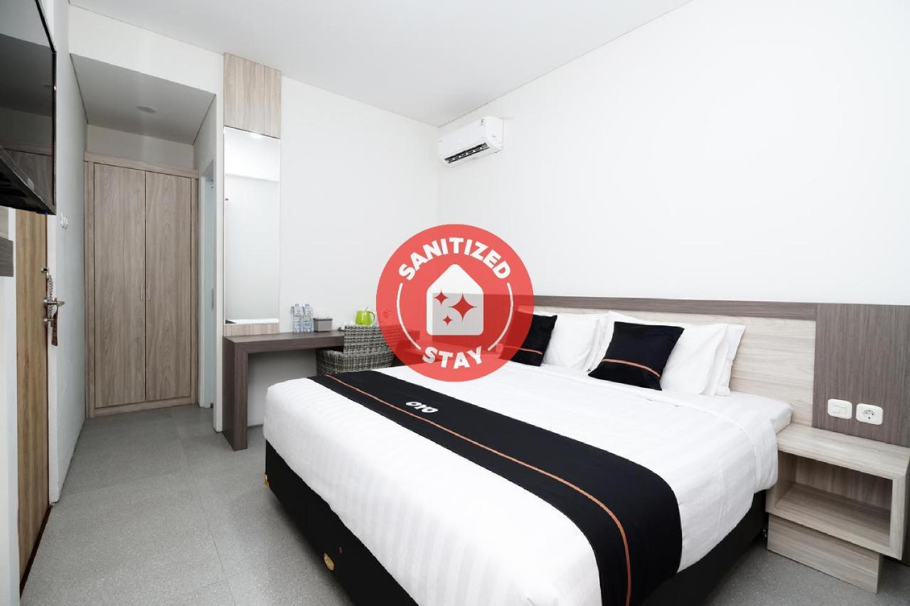 Oyo 2298 Jebres House Syariah Hotell Solo Eksteriør bilde