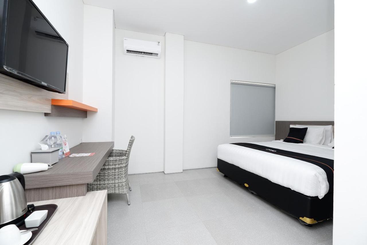 Oyo 2298 Jebres House Syariah Hotell Solo Eksteriør bilde