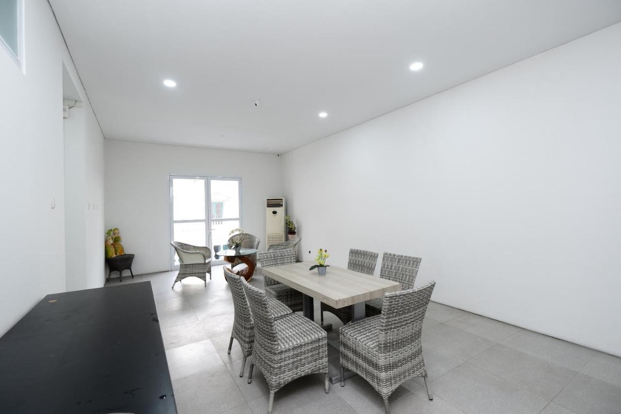 Oyo 2298 Jebres House Syariah Hotell Solo Eksteriør bilde
