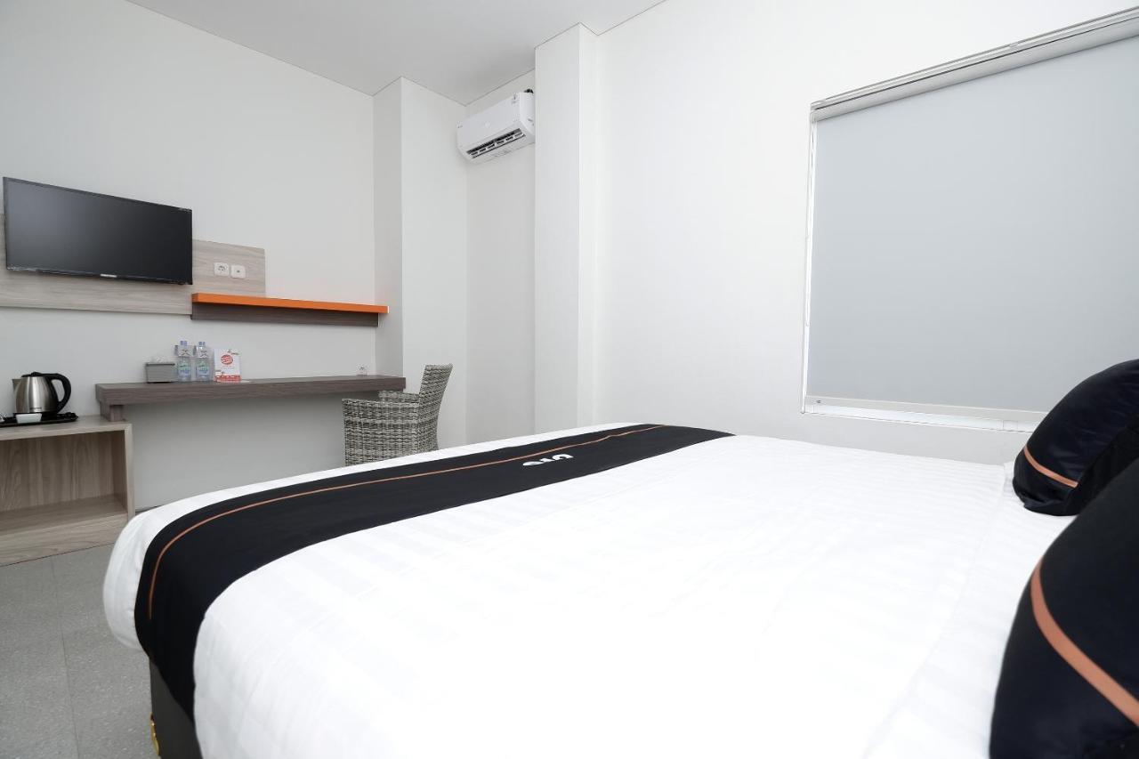 Oyo 2298 Jebres House Syariah Hotell Solo Eksteriør bilde