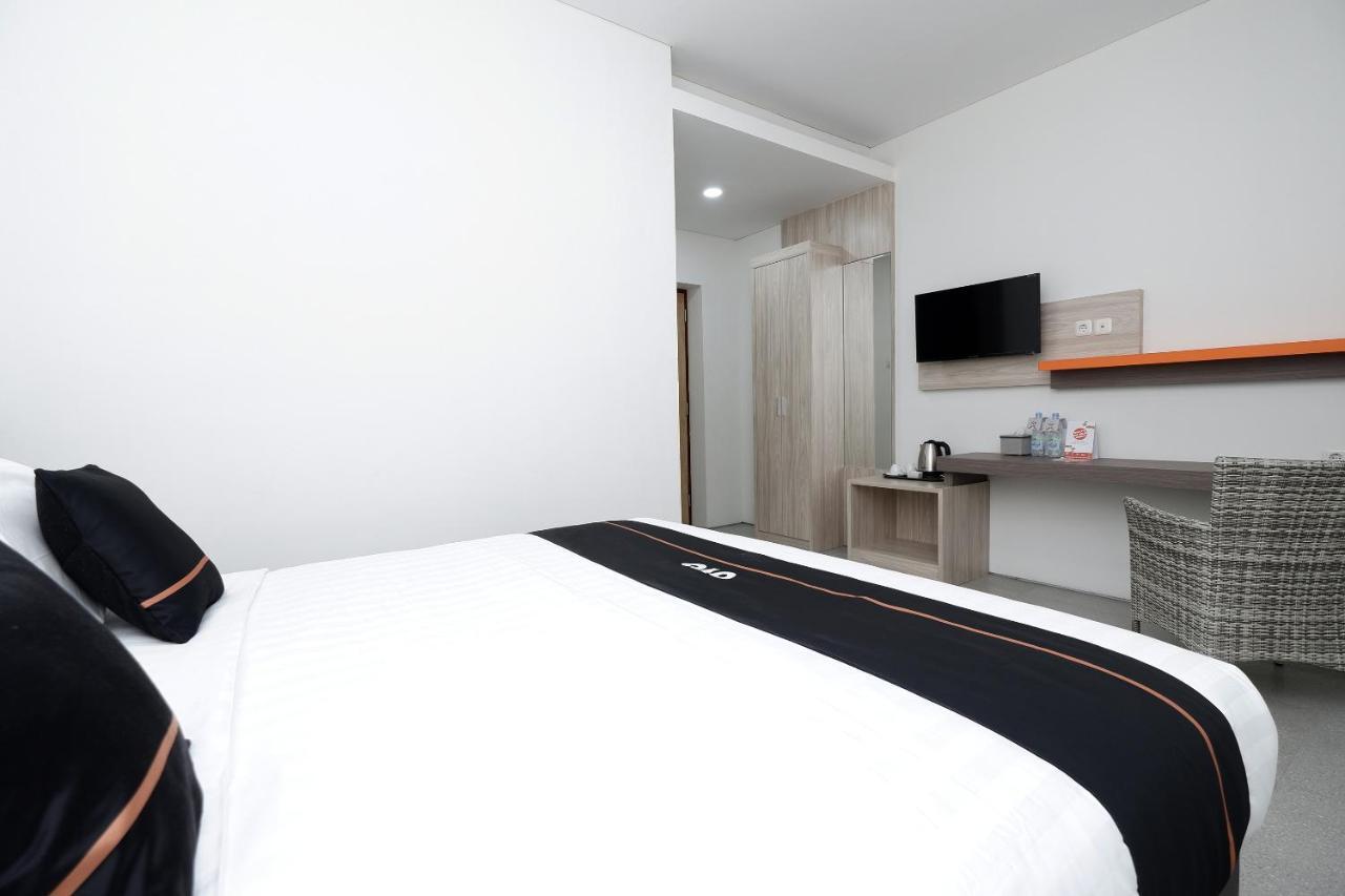 Oyo 2298 Jebres House Syariah Hotell Solo Eksteriør bilde