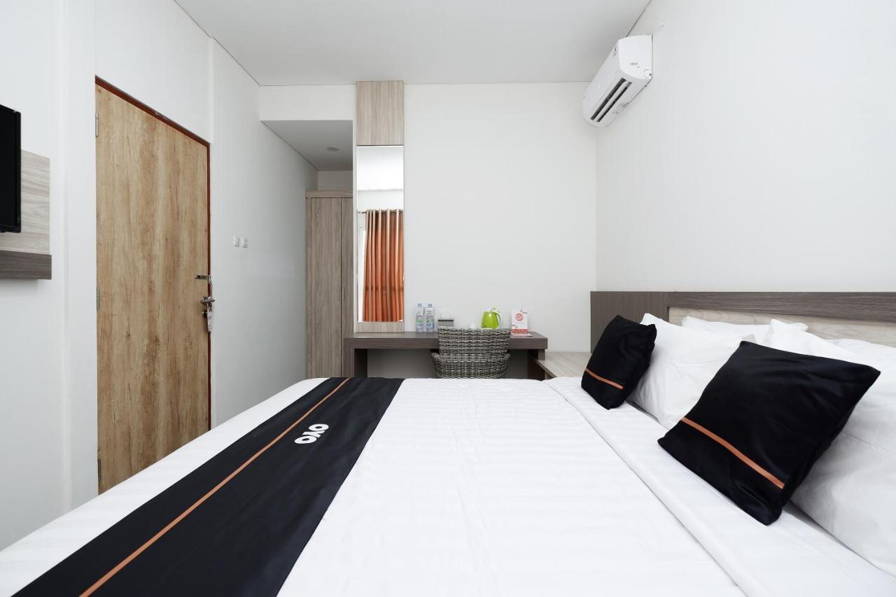 Oyo 2298 Jebres House Syariah Hotell Solo Eksteriør bilde